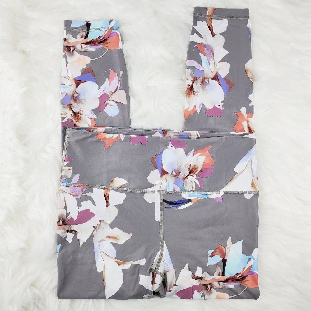 NWOT Athleta Tan Elation Paradise 7/8 Leggings